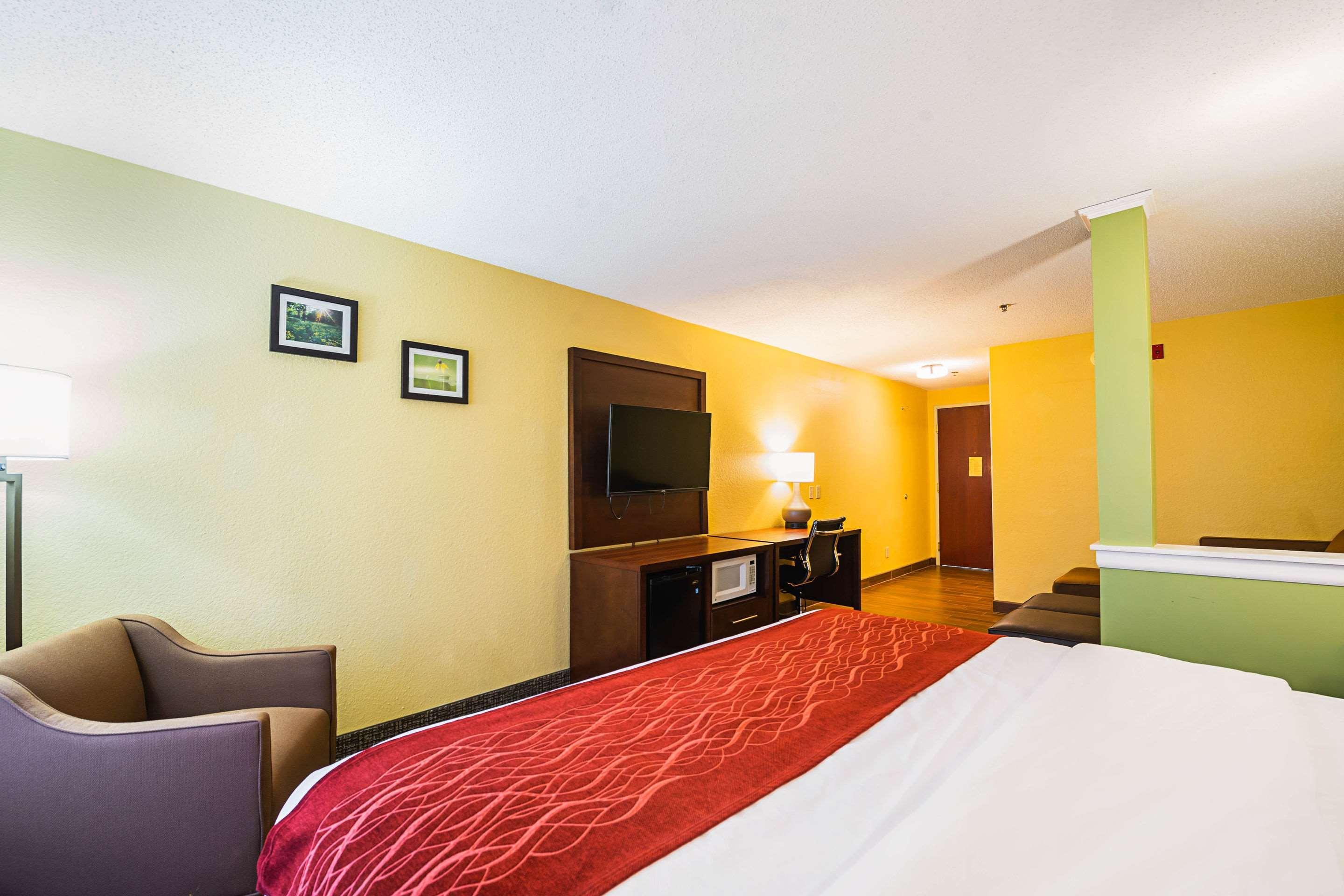 Comfort Inn & Suites Englewood Екстериор снимка